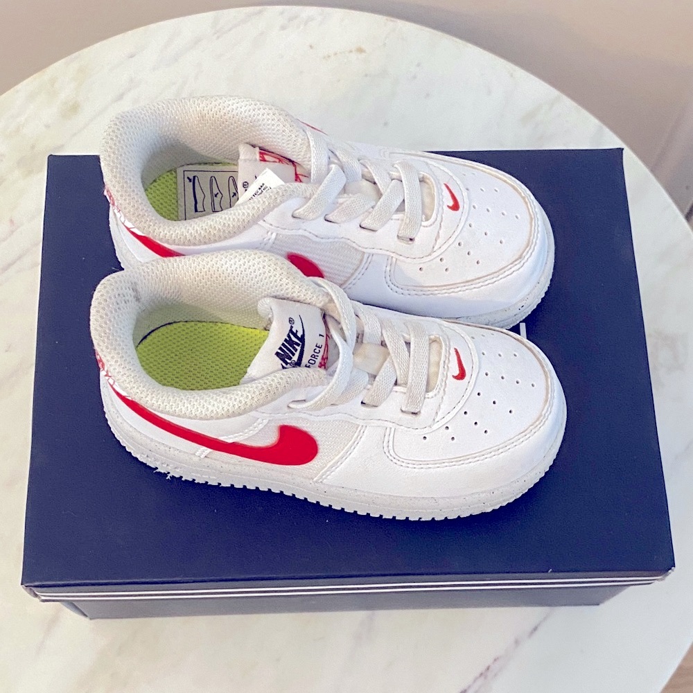 Nike Kids White and Red Sneakers with Green Lining size 23 EU